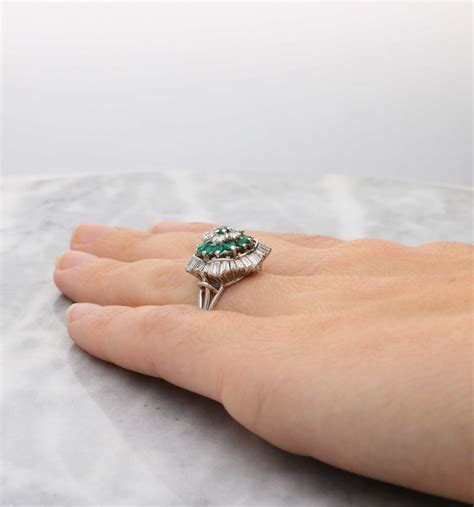 Emerald and diamond cluster ring – Wave Antiques