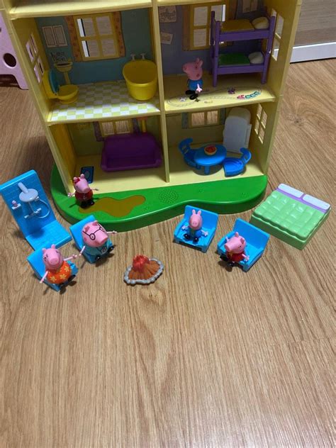 Peppa Pig house toy, Everything Else on Carousell