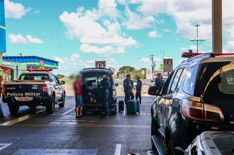 Motorista Levado Para A Delegacia Ao Ser Flagrado Carro Do