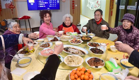 增设非独生子女陪护父母假，为何势在必行？独生子女新浪新闻