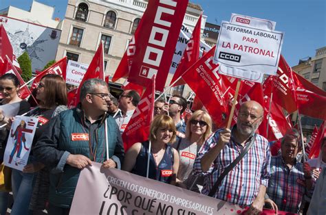 Ugt Y Ccoo Se Concentran A Las Puertas De La Sede De Fecir