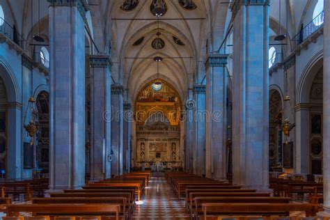 Loreto Italia De Septiembre De Interior Del Santuario De Foto