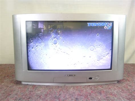 22 inch Samsung TV - Revolver AV