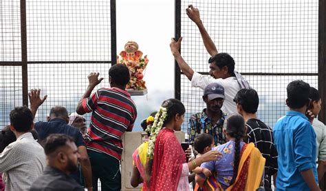 Hyderabad Ganesh Idols Immersion Picks Up On Sunday Telangana Today