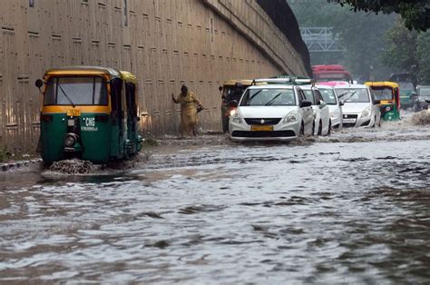 Heavy Rainfall Causes Traffic Snarls And Waterlogging In Delhi Times