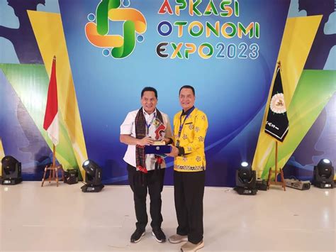 Juara Stand Terbaik Di Ajang Aplikasi Otonomi Expo 2023 Diraih Pemkab