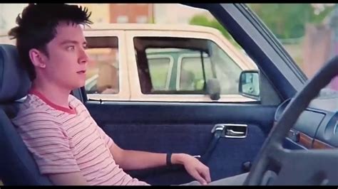 Otis Se Masturbando Dentro Do Carro Sex Education YouTube