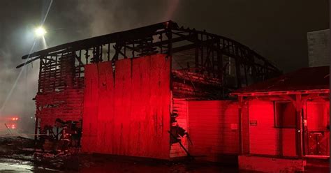 Massive Early Morning 3 Alarm Fire Destroys Oakland Warehouse Cbs San