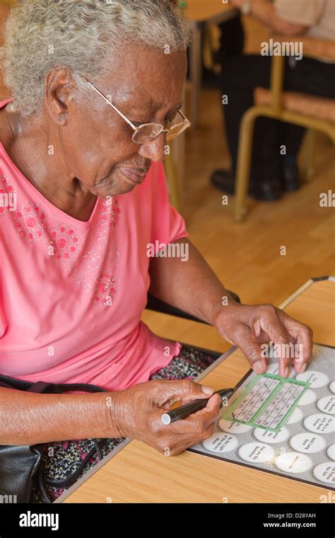 Old People Playing Bingo Hi Res Stock Photography And Images Alamy