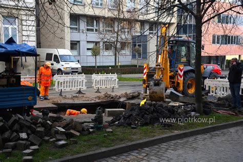 Awaria wodociągu w Piotrkowie Odcinek al 3 Maja wyłączony z ruchu