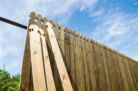 Fence And Gate Repair In La Kaminskiy Care And Repair