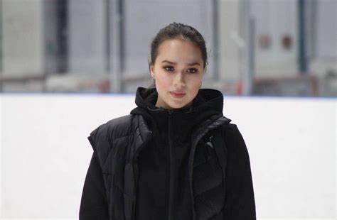 Alina Zagitova Alina Zagitova Figure Skating Skate Athlete Raincoat