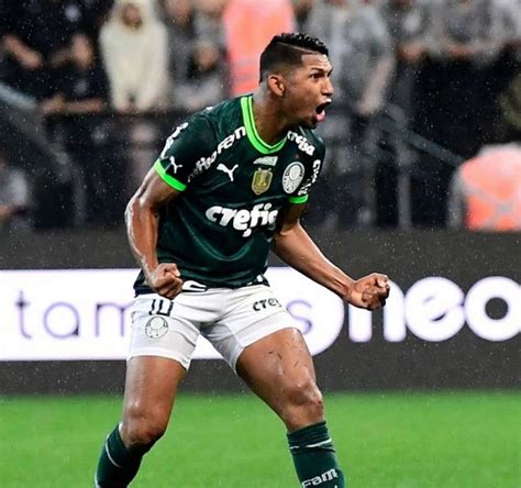 Artilheiro do Dérbi Rony atinge marca expressiva pelo Palmeiras