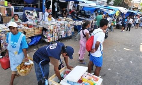 66 De Los Bolivianos Que Trabajan Forman Parte Del Comercio Informal