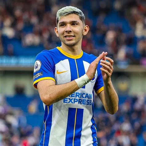 Potret Julio Enciso Striker Paraguay Milik Brighton