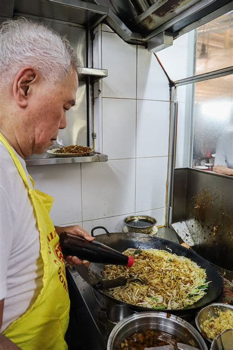 Guan Kee Fried Kway Teow Year Old Old Char Kway Teow Stall In Ghim