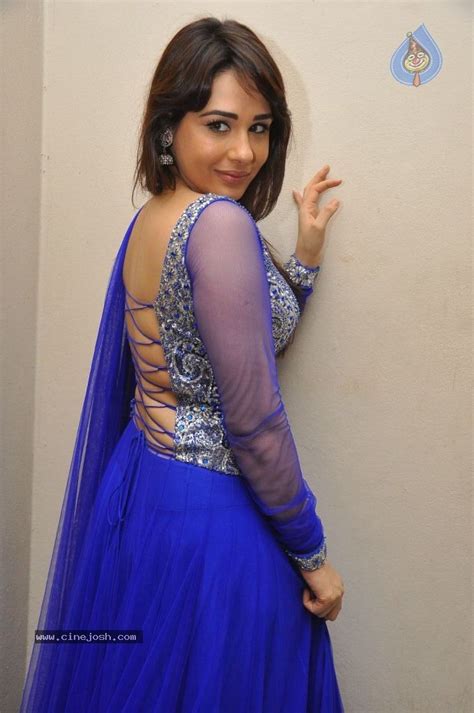 Mandy Takhar Hot Photos Photo 67 Of 126