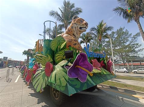 Listos Los Carros Aleg Ricos Para El Primer Desfile Del Carnaval De