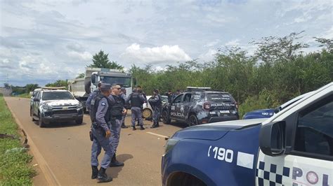 Suspeitos Fazem Mulher Refém Durante Roubo De Veículo E Entram Em