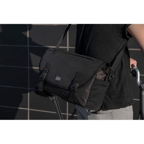 Brompton Metro Messenger Bag Medium In Black