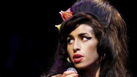 Back To Black Lanzan El Primer Tráiler Del Biopic De Amy Winehouse