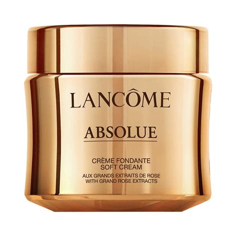 A Creamy Yet Lightweight Facial Moisturizer That Visibly Brightens