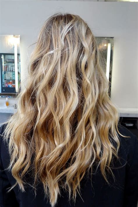 Le Fashion: HAIR INSPIRATION: LONG BEACHY BLONDE WAVES