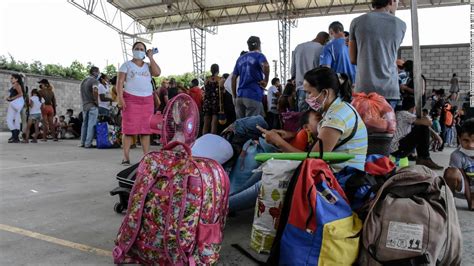 M S De Desplazados Por Enfrentamientos En La Frontera Entre