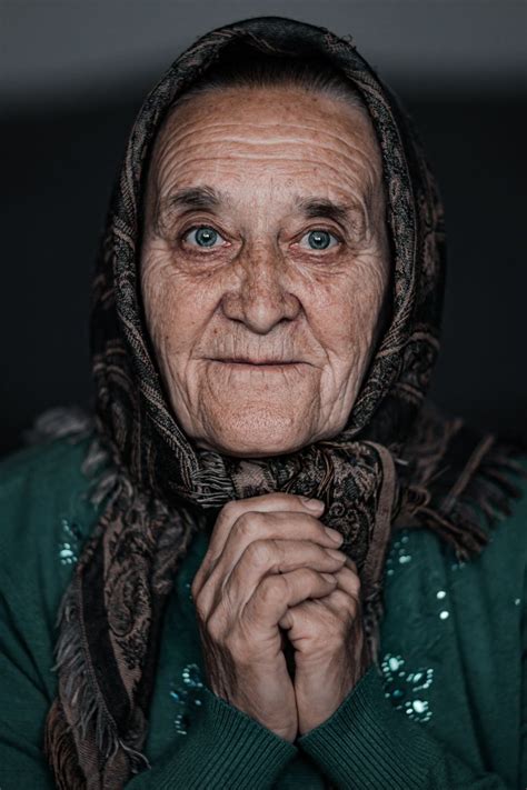 Old Women Portrait | Old women, Portrait, Female portrait