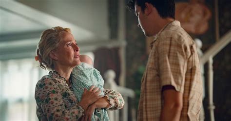 Xem phim Sex Education tôi mới vỡ lẽ mình đã sai hoàn toàn khi dạy con Nhiều cha mẹ Việt cần