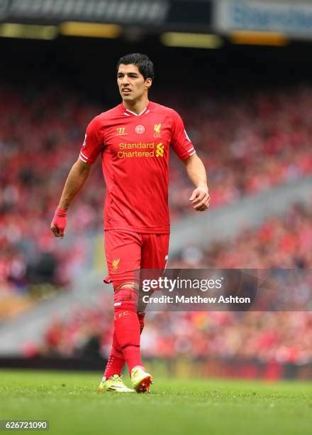 3,545 Luis Suarez Liverpool Photos Stock Photos, High-Res Pictures, and ...