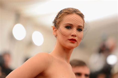 Jennifer Lawrence Nude Photos The Fbi Hunts Hacker Who Leaked