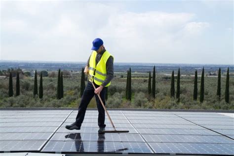 Maximizing Your Solar Efficiency A Comprehensive Cleaning Solar Panel