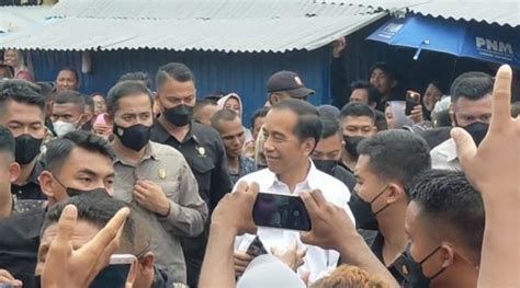 Didampingi Ibu Iriana Presiden Jokowi Kunjungi Pasar Sila Dan Resmikan