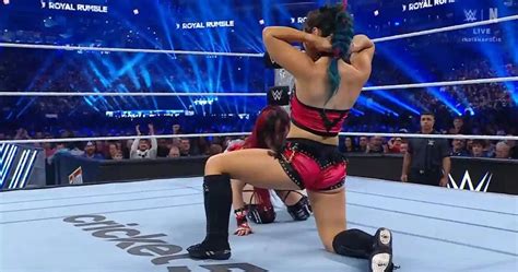 Lyra Valkyria Suffers Wardrobe Malfunction At 2025 WWE Royal Rumble