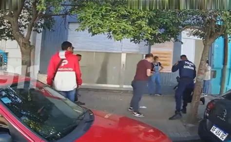 Policías Héroes En Su Día Salvaron La Vida De Un Niño Que Se Ahogaba Con Pan Viva La Radio