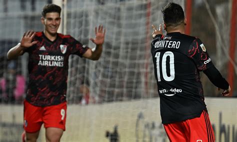 Se Emocionaron Los Hinchas De River El Comentario De Juanfer Quintero