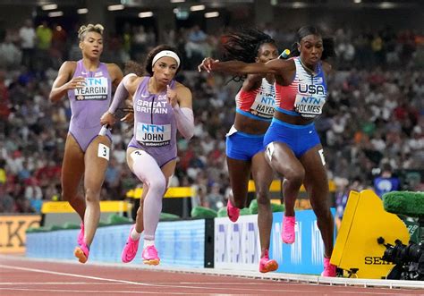 U S Women Disqualified From 4x400m Relay After Baton Fail Reuters