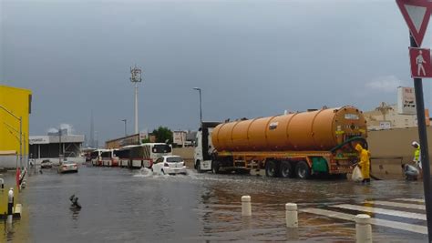 Stormy Weather Hits Uae Heavy Rain Thunder And Floods Sweep Abu