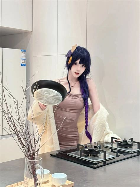 HOT ảnh gái xinh cosplay Genshin Impact sexy nhức mắt