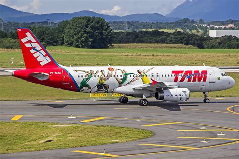 Flyingphotos Magazine News TAM Linhas Aéreas A320 200 PT MZU