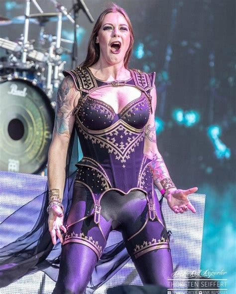 9 Sexy Hot Floor Jansen Bikini Pics