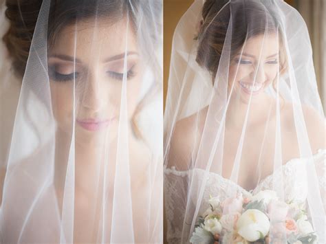 10 Bridal Poses for Wedding Photographers