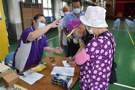 苗栗縣開設7場大型接種站 為65歲以上長輩打第4劑 生活 中時