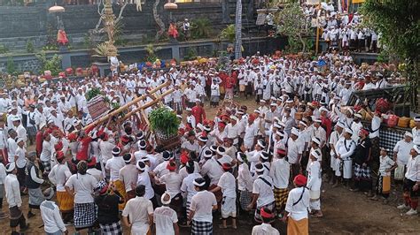 Kelihan Desa Adat Di Karangasem Penyanggra Dalam Menyukseskan Aci