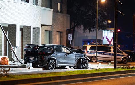 SUV Erfasst In Frankfurt Mehrere Menschen Zwei Tote Panorama