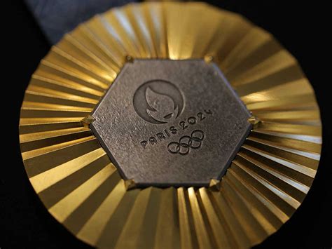 Medallas Olímpicas Tendrán Un Pedazo De La Torre Eiffel Informativo