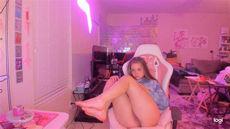 Come Fuck Me On My Gaming Chair Nudes Girlswithglasses Nude Pics Org