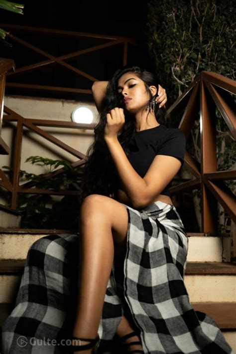 Pics Bigg Boss Divi Hot Photoshoot