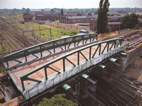 Gniezno Zabytkowy Wiadukt Wr Ci Nad Tory Kolejowe In Ynieria